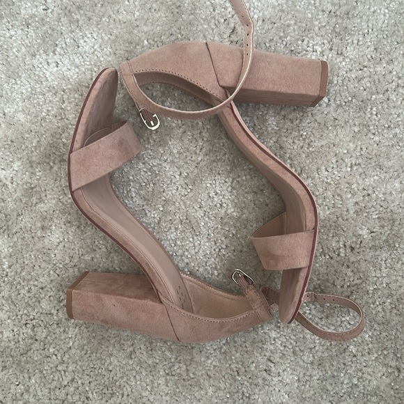 *Never Worn* Open Toed Ankle Strap Heels - Picture 1 of 3
